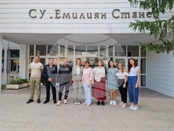 Велико Търново -  Средно училище „Емилиян Станев“ - стенопис - откриване