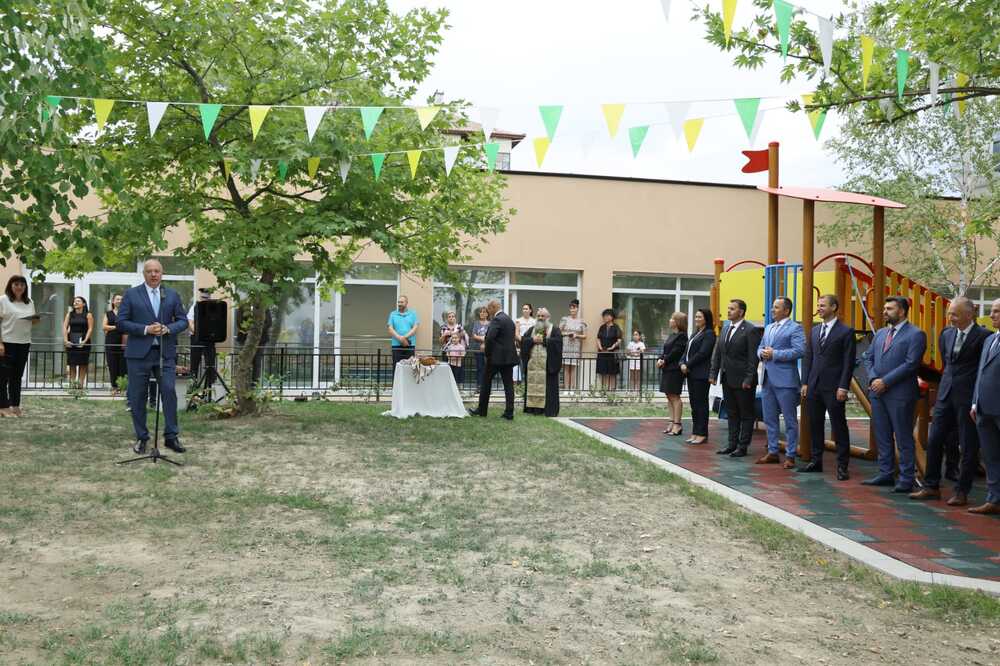 Премиерът Желязков: Нашият ангажимент е да обновяваме детските градини, защото децата са бъдещето на България