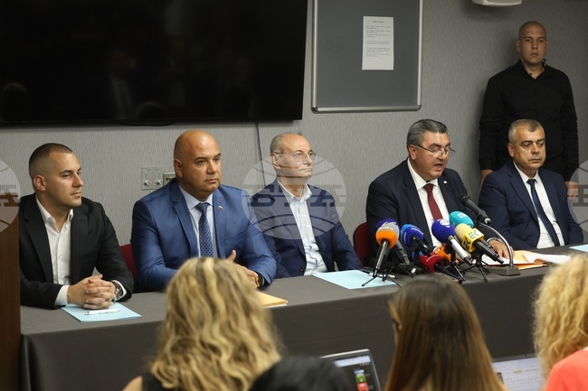 Учредяват политическа партия "Алианс за права и свободи“