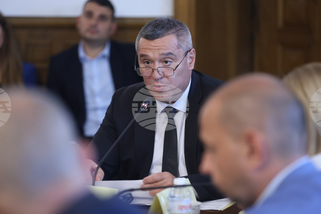 През 2026 г. МЗХ ще работи основно в три области - земеделие и селски райони, рибарство и аквакултури, съхраняване и увеличение на горите и дивеча, каза министър Тахов