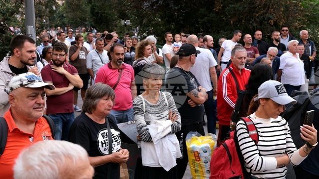 Protesters Demand Interior Minister Daniel Mitov’s Resignation over Ruse Arrests