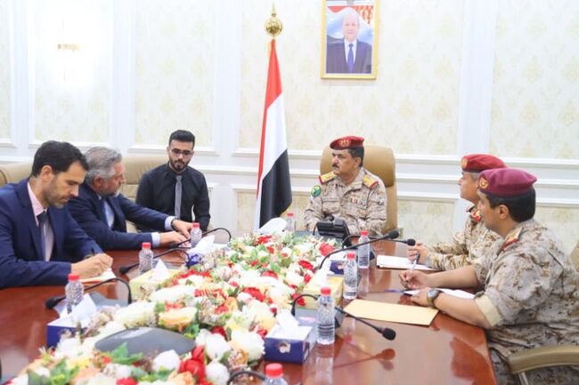 САБА: Министърът на отбраната на Република Йемен се среща с посланика на ЕС в Аден 