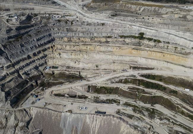 Властите в Турция превръщат излезли от употреба мини в централи за слънчева енергия 