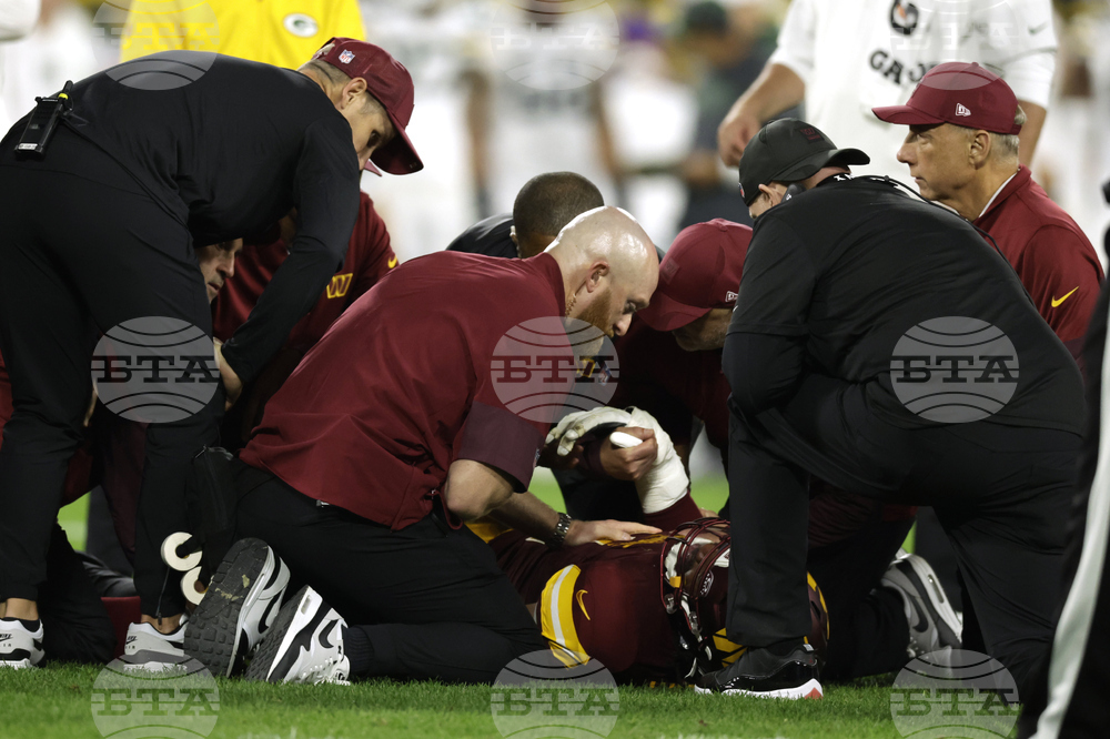 Commanders Packers Football