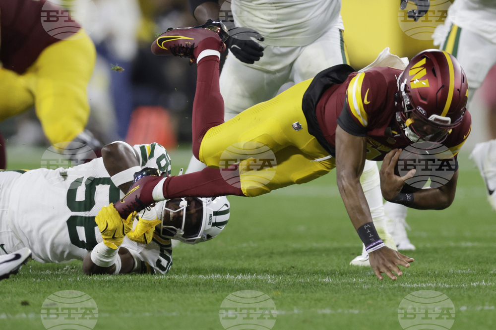 Commanders Packers Football