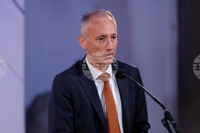 Министър Красимир Вълчев ще се срещне с учители от област Сливен и ще открие STEМ център в спортното училище