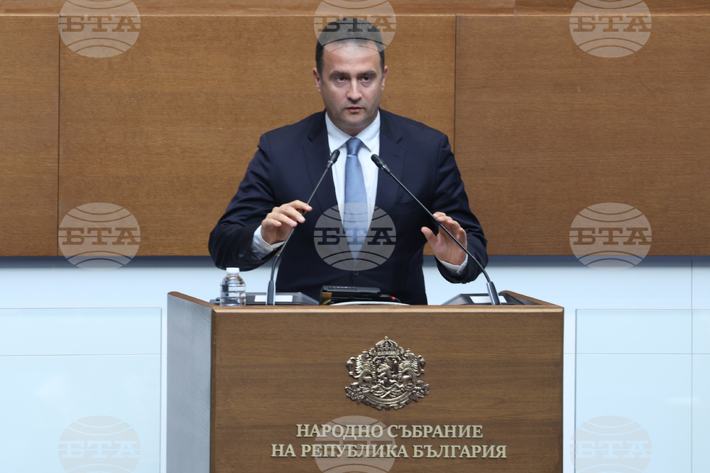 Енергийният министър и ПП-ДБ влязоха в спор при дебатите по промените в Закона за ограничаване изменението на климата