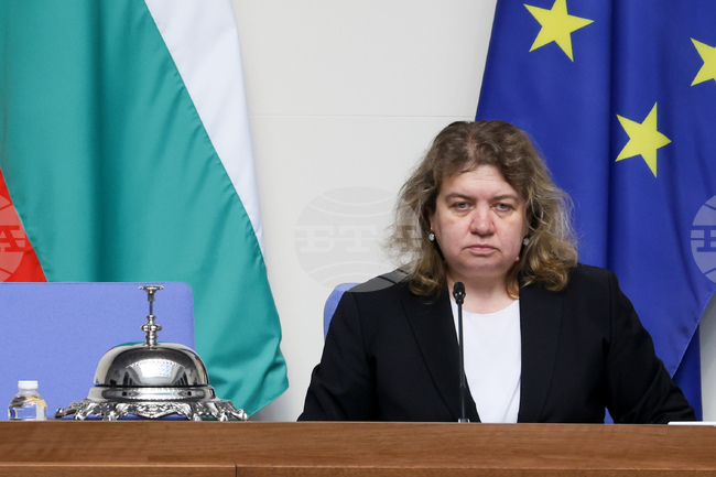 Отец Иван с вяра, мъдрост и неизчерпаема енергия работеше в подкрепа на всички нуждаещи се, заяви Наталия Киселова в съболезнователен адрес 