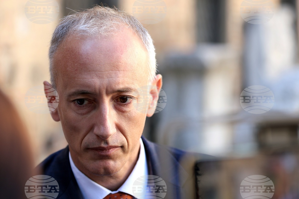 Нужни са повече часове по математика и природни науки, смята министър Красимир Вълчев 