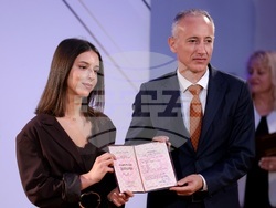 Министерство на образованието и науката - „Национална диплома” - отличия - връчване