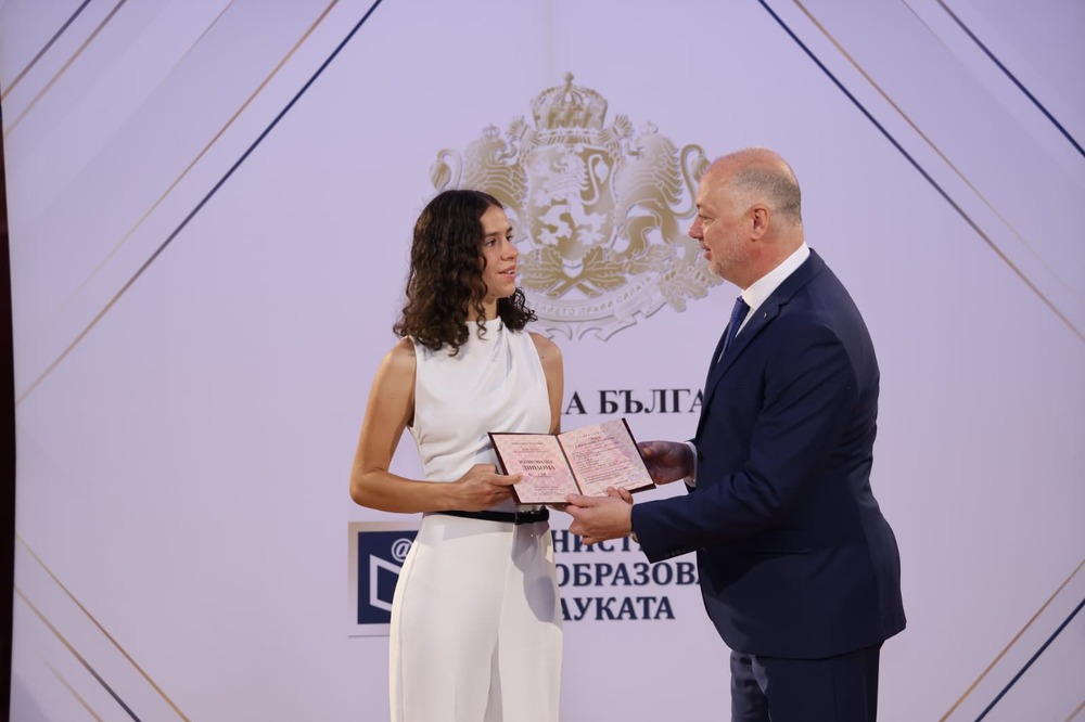 Премиерът Желязков на наградите „Национална диплома“: Да си отличник е постоянното желание да надскочиш себе си