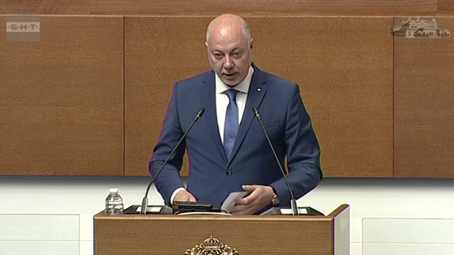 Очакваме президентът да се произнесе в рамките на съгласувателната процедура за председател на ДАНС, каза премиерът Росен Желязков