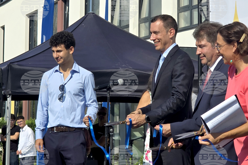 Изключително много вярвам в образованието като двигател на нашето общество, каза кметът Васил Терзиев при откриването на новата сграда на училището Uwekind international School в София