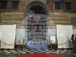 Патриаршеска катедрала „Св. Александър Невски" - паметни плочи