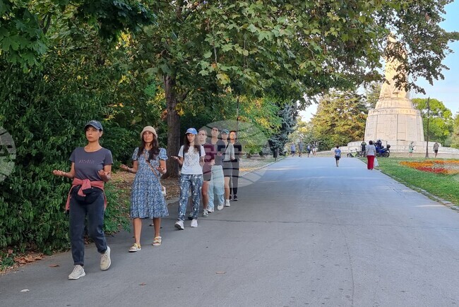 Хореографката Искра Проданова представя свои танцови спектакли и пърформанси във Варна