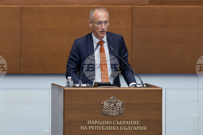  Спортното училище в Кюстендил е едно от всички 31 спортни училища и програмите в образованието са отворени за тях, каза Красимир Вълчев