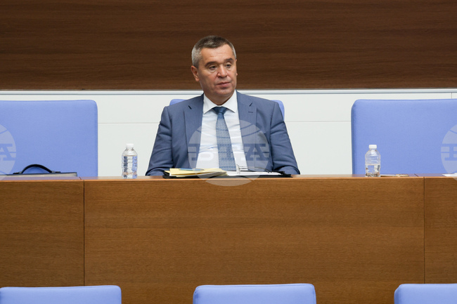 Интересът към напояване в района, обслужван от "Напоителни системи" в област Велико Търново, от години е сведен до минимум, каза министър Тахов