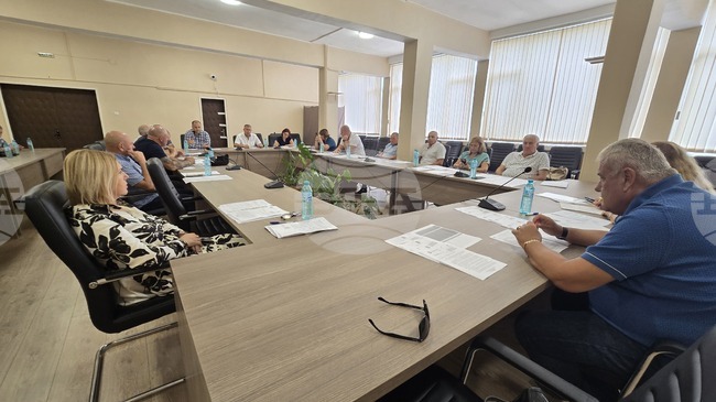 Финансов отчет на общинско дружество и отдаване под наем на язовир са част от темите, които ще разгледа Общинският съвет в Роман