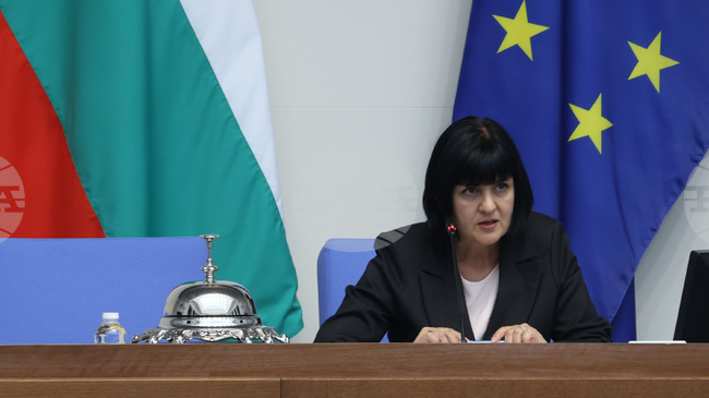 Служебният премиер Андрей Гюров няма да участва в днешния парламентарен контрол