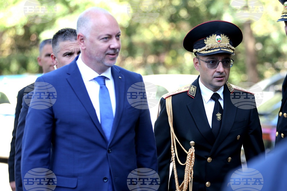 МВР и ГДБПЗН показаха умения и усилия за справяне с пожарите, политически ни опоненти живеят в паралелна реалност, каза премиерът Желязков