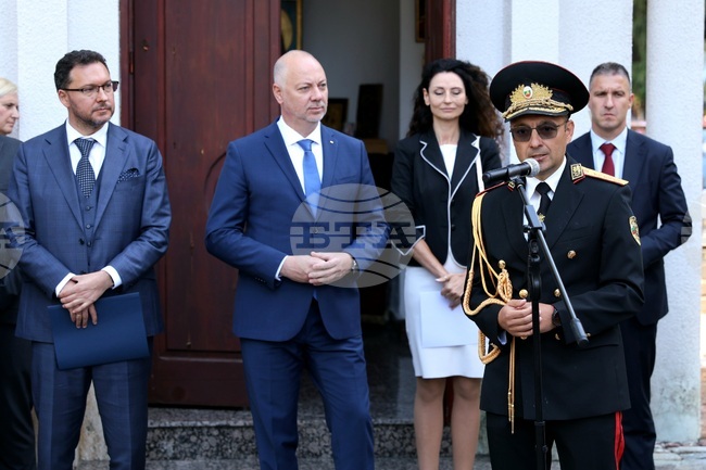 Годината беше натоварена, имахме изключително тежък пожароопасен сезон, каза гл. комисар Александър Джартов на церемония за празника на огнеборците