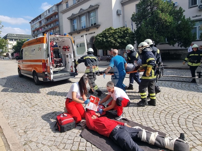 Ръст с 8 % на произшествията и с 11 % при пожарите отчете за първите осем месеца на годината спрямо 2024 г. директорът на пожарната