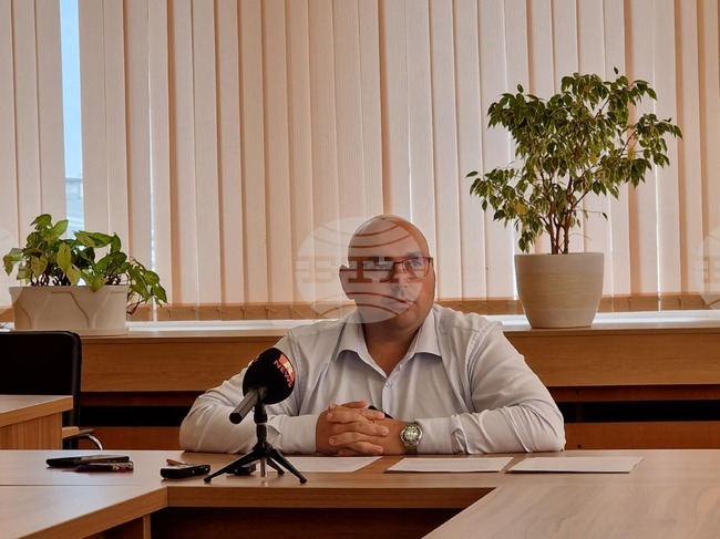 Общо 409 първокласници ще получат книга с послание, подписано от кмета на община Разград 