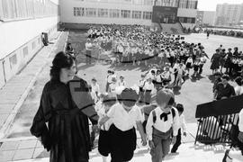 Първият учебен ден от архива на БТА