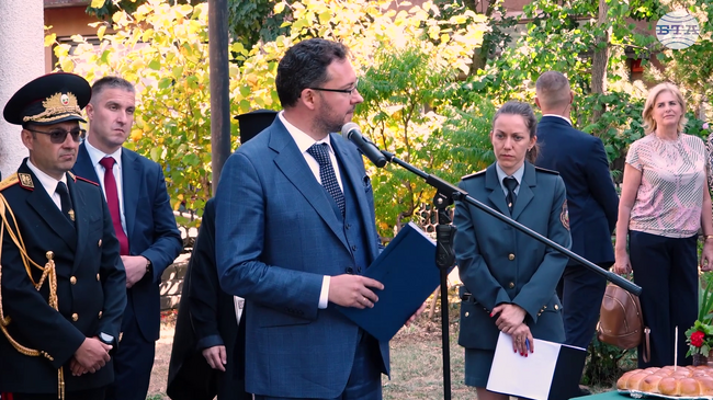 Благодаря ви за силата, куража, отдадеността, обърна се министър Даниел Митов към огнеборците по случай професионалния им празник