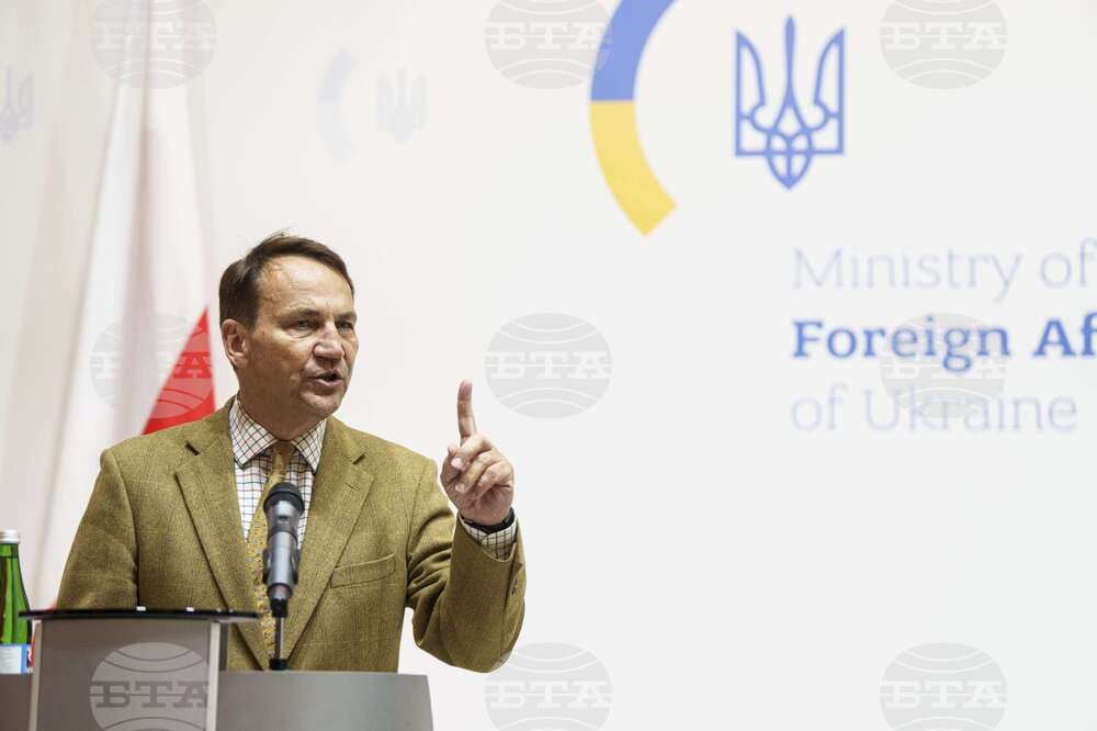 Конфликтът в Украйна даде възможност на Полша да спечели ценно време за укрепване на армията си, каза външният министър Шикорски