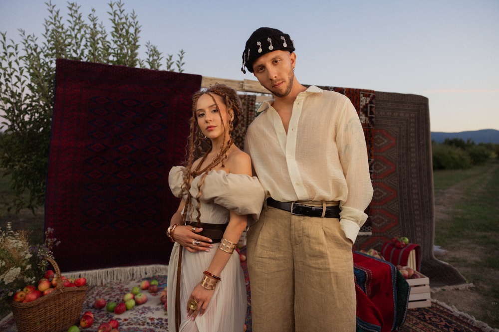 Мона и Роби представят първия си дует „Мале“