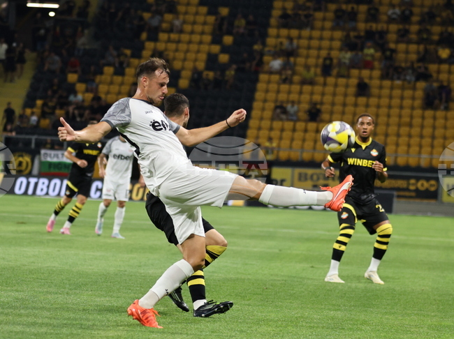 Монтана записа трета поредна победа в Първа лига след минимален успех над Ботев в Пловдив