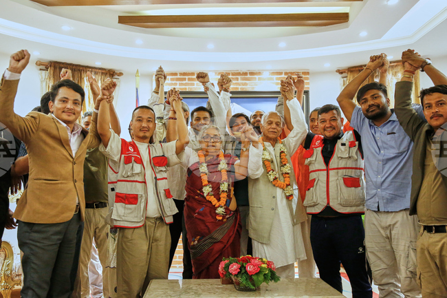 Непал подписа споразумение с представители от поколението Зет