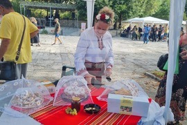 Село Буховци - празник на мекицата - читалища