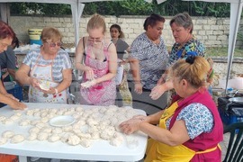 Село Буховци - празник на мекицата - читалища