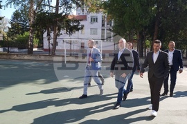Кюстендил - Росен Желязков - реновирано училище - кръстовище