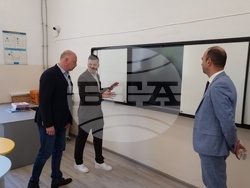 Кюстендил - Росен Желязков - реновирано училище - кръстовище