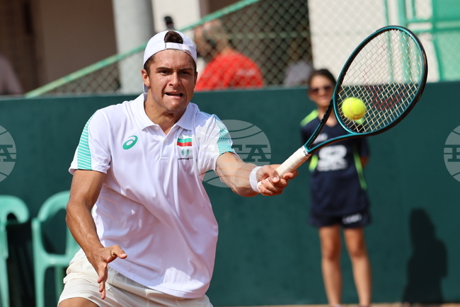 Александър Василев е водач в Група "А“ на Мастърс турнира по тенис на най-добрите осем юноши до 18 години за сезона