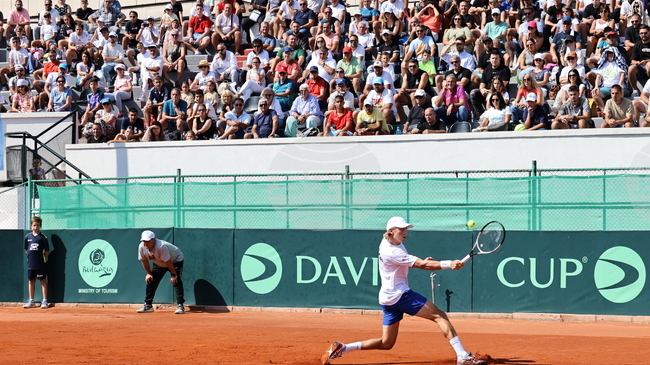 Националите на България по тенис започнаха подготовка за историческия мач срещу Белгия за Купа „Дейвис“