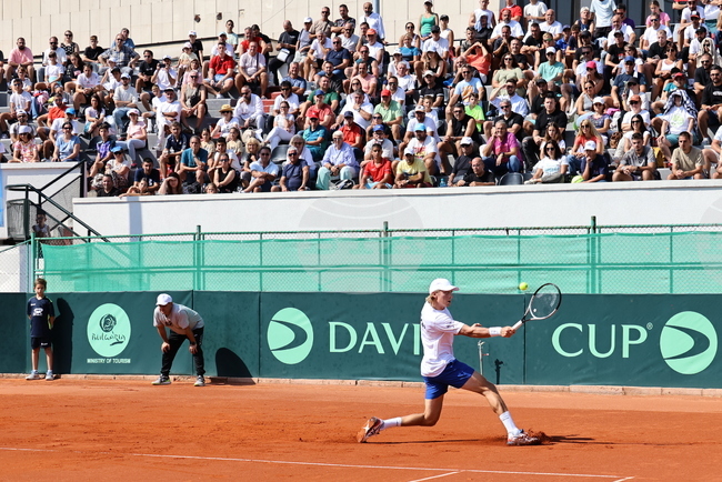 Националите на България по тенис започнаха подготовка за историческия мач срещу Белгия за Купа „Дейвис“