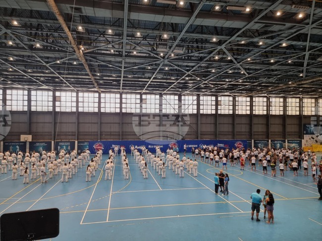 Над 400 бойци взеха участие в общата открита тренировка на легендите на SENSHI