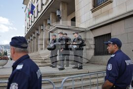 Партия „Възраждане" - „България заслужава повече" - протест