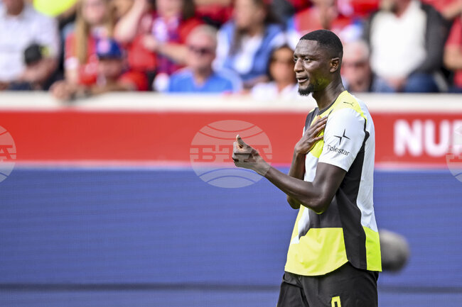 Нападателят на Борусия Дортмунд Серу Гираси напусна националния отбор на Гвинея и се завърна в Германия