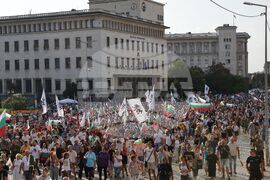 Партия „Възраждане" - „България заслужава повече" - протест