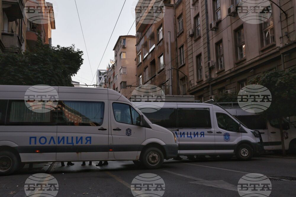 Партия „Възраждане" - „България заслужава повече" - протест
