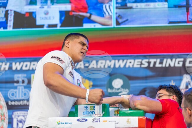 Stefan Stefanov Wins Bronze at World Armwrestling Championships in Albena