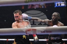 APTOPIX Alvarez Crawford Boxing