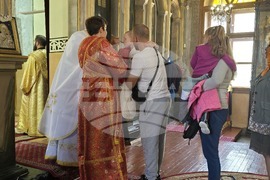 Враца - храм „Св.св. Константин и Елена“ - литургия