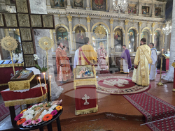 Враца - храм „Св.св. Константин и Елена“ - литургия