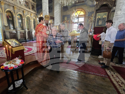 Враца - храм „Св.св. Константин и Елена“ - литургия